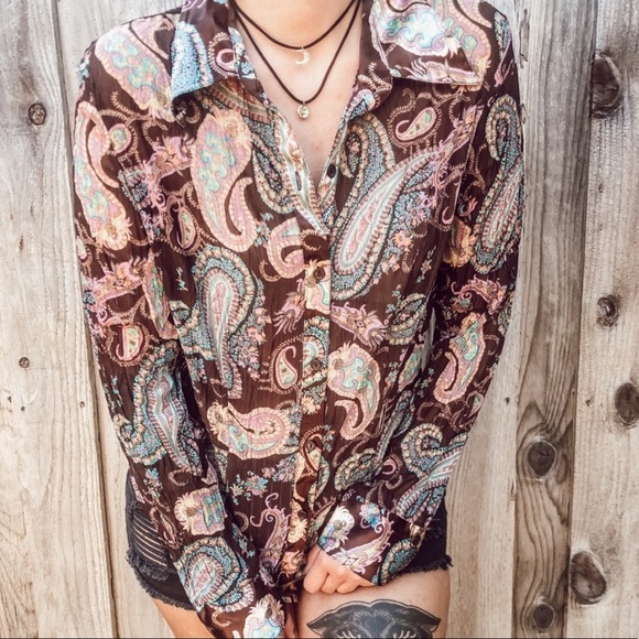 No Boundaries Paisley Blouse - Picture 9 of 11